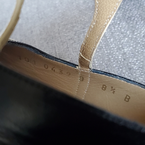 Gucci T-Strap Leather High Heels, 8.5 Black & Cream - Picture 10 of 15